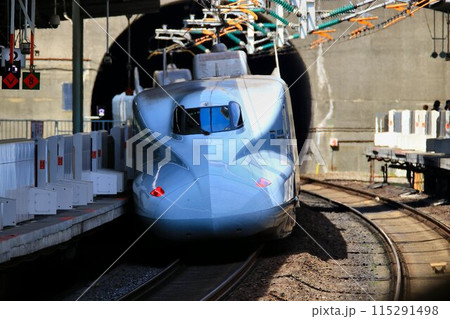 山陽新幹線・新神戸駅を駆け抜ける… 【N700系A】 115291498