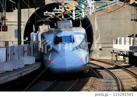 山陽新幹線・新神戸駅を駆け抜ける… 【N700系A】 山陽新幹線・新神戸駅を駆け抜ける… 【N700系A】 115291501
