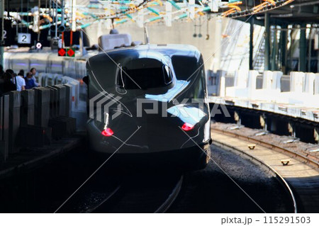 山陽新幹線・新神戸駅を駆け抜ける… 【N700系A】 山陽新幹線・新神戸駅を駆け抜ける… 【N700系A】 115291503