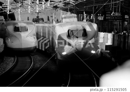 山陽新幹線・新神戸駅を駆け抜ける… 【N700系A】 115291505