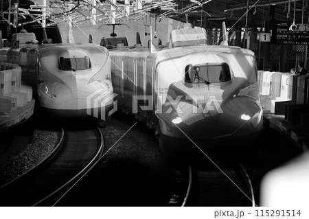 山陽新幹線・新神戸駅を駆け抜ける… 【N700系A】 山陽新幹線・新神戸駅を駆け抜ける… 【N700系A】 115291514