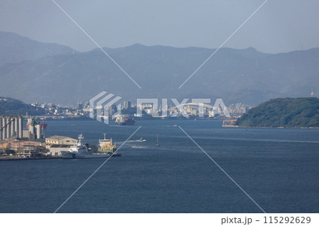 朝のめかりSAから見る関門海峡(彦島をかすめて遠く北九州メディアドームが見える) 朝のめかりSAから見る関門海峡(彦島をかすめて遠く北九州メディアドームが見える) 115292629