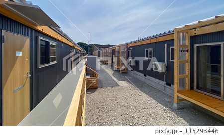 立ち並ぶ仮設住宅 5 立ち並ぶ仮設住宅 5 115293446