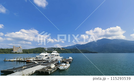 台湾・青空に映える日月潭 / Sun Moon Lake, Nantou, Taiwan 115293539