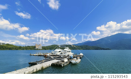 台湾・青空に映える日月潭 / Sun Moon Lake, Nantou, Taiwan 台湾・青空に映える日月潭 / Sun Moon Lake, Nantou, Taiwan 115293543