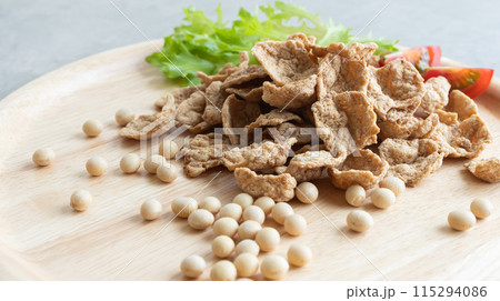大豆と大豆ミート 115294086