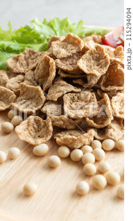 大豆と大豆ミート 115294094