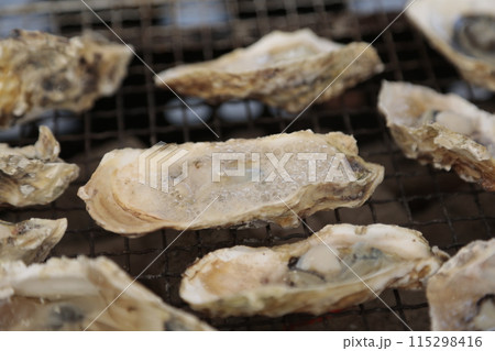 牡蠣小屋での食事 牡蠣小屋での食事 115298416