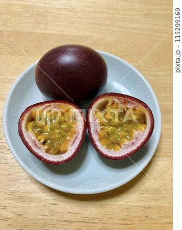 パッションフルーツ 115299169