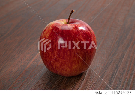 ニュージーランドの小粒な林檎、ロイヤルガラ ニュージーランドの小粒な林檎、ロイヤルガラ 115299177