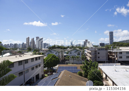 Kapahulu town in Honolulu with homes, condos, and mountains of Tantalus 115304156