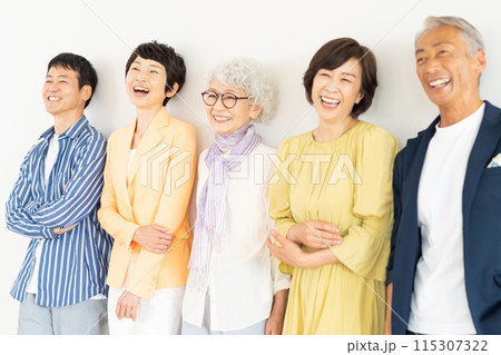 シニア世代の男女 シニア世代の男女 115307322