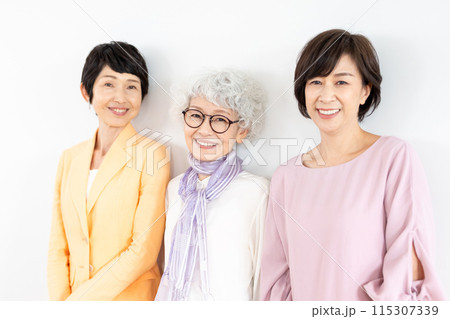 シニア女性のポートレート 115307339