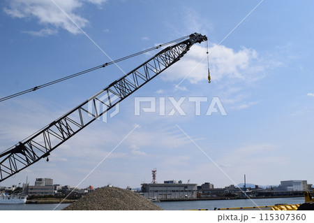 物を吊る産業用クレーン 物を吊る産業用クレーン 115307360