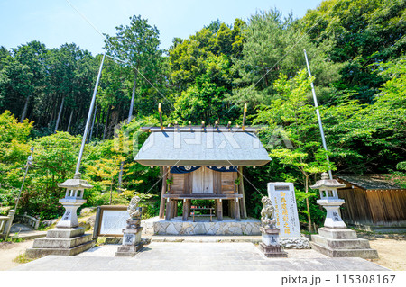 初夏の飯盛神社　中宮　福岡県福岡市 115308167