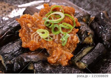 茄子の肉味噌乗せ ナス料理 おかず 茄子の肉味噌乗せ ナス料理 おかず 115308609