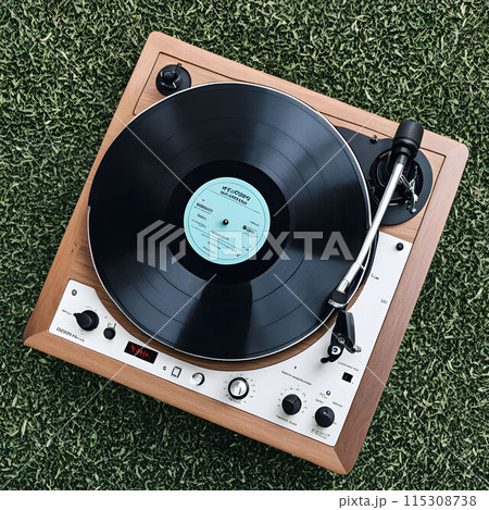 レコードとレコードプレーヤー 115308738