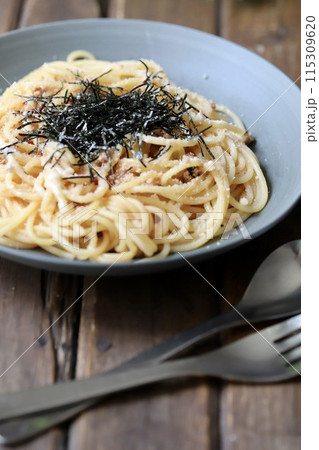 家で作ったタラコバターのスパゲティ 和風パスタ 家で作ったタラコバターのスパゲティ 和風パスタ 115309620