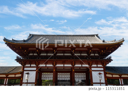 奈良の世界遺産、東大寺(大華厳寺)の中門 奈良の世界遺産、東大寺(大華厳寺)の中門 115311851