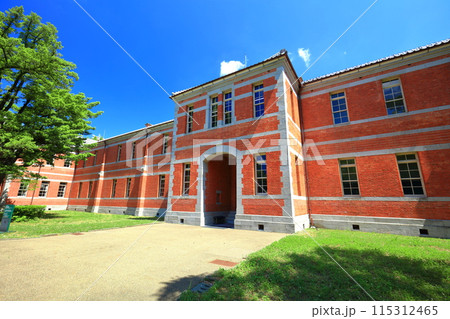 【熊本県】快晴の熊本大学五高記念館 115312465