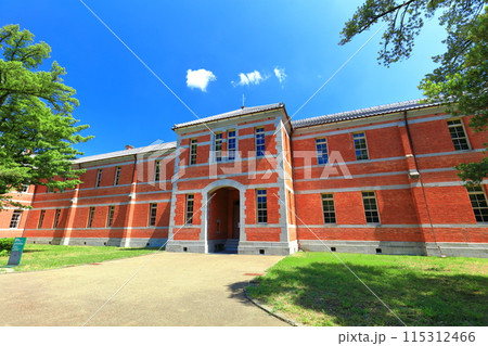 【熊本県】快晴の熊本大学五高記念館 115312466