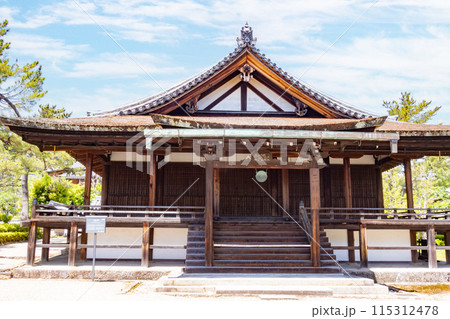 快晴の奈良、世界遺産・国宝の法隆寺の西室三経院 115312478