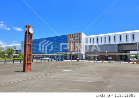 【熊本県】快晴の新玉名駅の南口(九州新幹線) 【熊本県】快晴の新玉名駅の南口(九州新幹線) 115312605