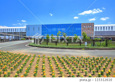 【熊本県】快晴の新玉名駅の南口(九州新幹線) 【熊本県】快晴の新玉名駅の南口(九州新幹線) 115312610