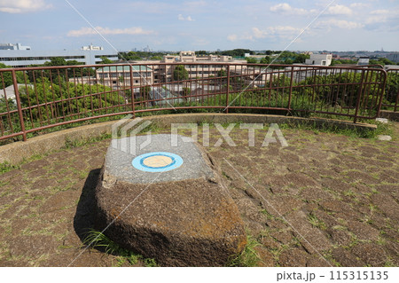 川和富士の頂上からみなとみらい21方面を望む 115315135