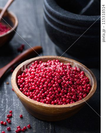 鮮やかな色合いが特徴的 ピンクペッパー 鮮やかな色合いが特徴的 ピンクペッパー 115318514