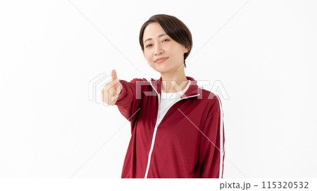 ジャージの女性　サムズアップ 115320532