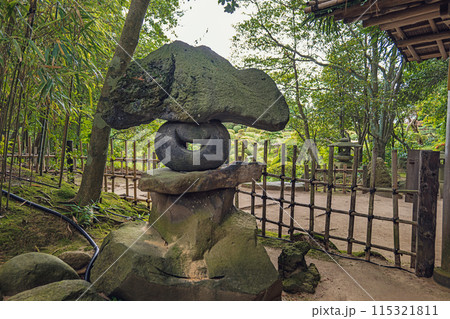 山形 鶴舞園 山灯籠 115321811