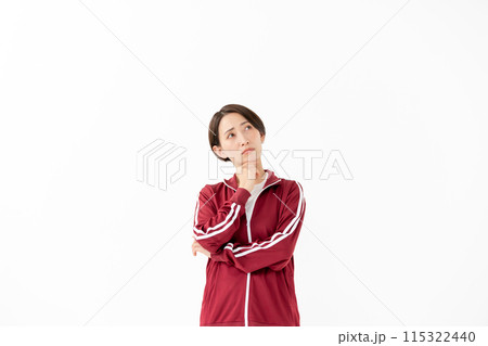 ジャージの女性　悩む 115322440