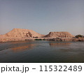 ナセル湖からのアブシンベル神殿 115322489