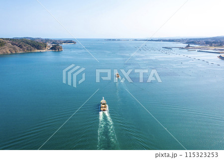 気仙沼湾（宮城県気仙沼市）※奥は太平洋 115323253