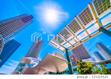 日本の川崎都市景観 6月。武蔵小杉駅前のタワーマンション群などを望む 115324325