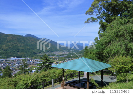 香北の自然公園　初夏の景観 115325463