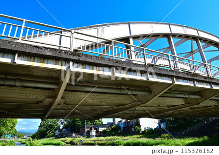 石川県金沢市　浅ノ川に掛かる天神橋 115326182
