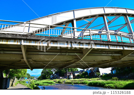 石川県金沢市　浅ノ川に掛かる天神橋 115326188