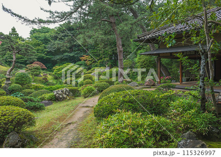 山形 鶴舞園 清遠閣と庭園風景 115326997