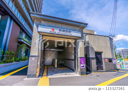 日本の横浜都市景観 6月。東急新横浜線　新綱島駅南口などを望む＝8 日 115327261