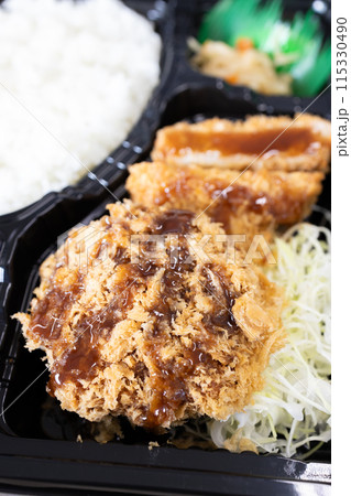 おいしいヒレカツとメンチカツ弁当 115330490