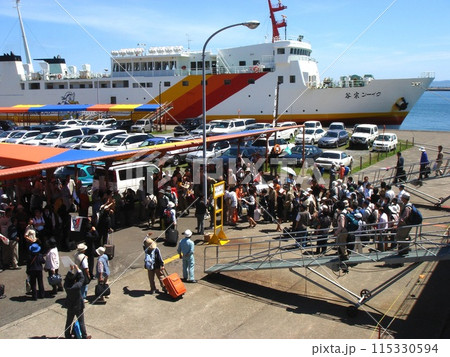 フェリー 礼文島~稚内(稚内港入港) フェリー 礼文島~稚内(稚内港入港) 115330594
