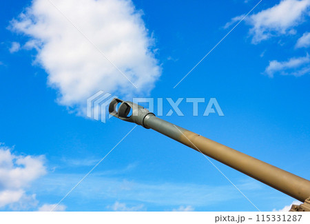 陸上自衛隊 155mm榴弾砲の砲身 115331287