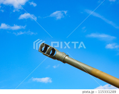 陸上自衛隊 155mm榴弾砲の砲身 115331289
