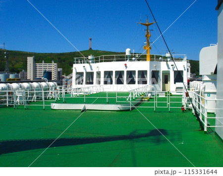 フェリー　礼文島～稚内(稚内港入港) 115331644