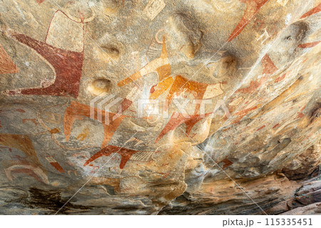 Ancient tribal rock artwork primitive carvings of cattle and hunters, Laas Geel, Maroodi Jeex, Hargeisa, Somaliland Ancient tribal rock artwork primitive carvings of cattle and hunters, Laas Geel, Maroodi Jeex, Hargeisa, Somaliland 115335451
