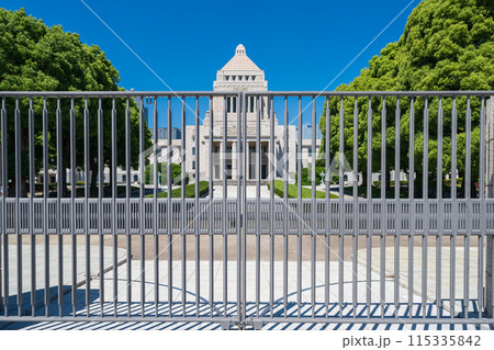 「東京都」青空と国会議事堂 「東京都」青空と国会議事堂 115335842