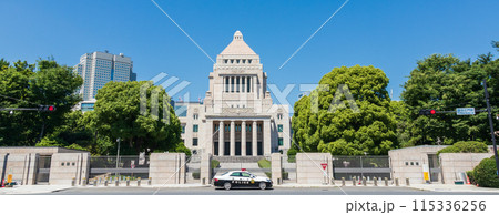 「東京都」青空と国会議事堂 「東京都」青空と国会議事堂 115336256