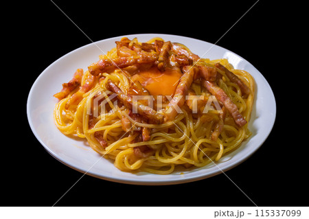 カルボナーラ パスタ 卵黄付き カルボナーラ パスタ 卵黄付き 115337099